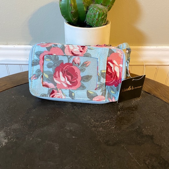 Wristlet - Picture 1 of 5